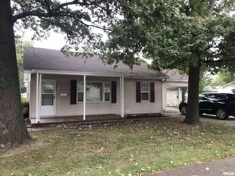 808 E Carter St, Marion, IL 62959