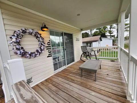 2162 Grand Ave, Eldorado, IL 62930 photo 2