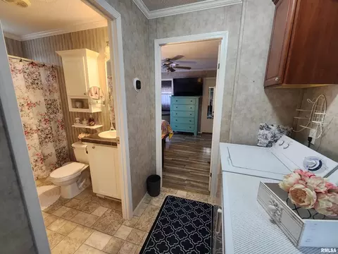 2162 Grand Ave, Eldorado, IL 62930 photo 24