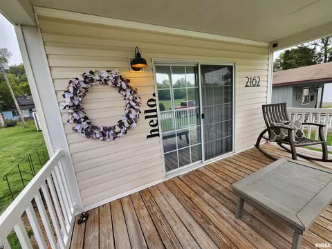 2162 Grand Ave, Eldorado, IL 62930 photo 3