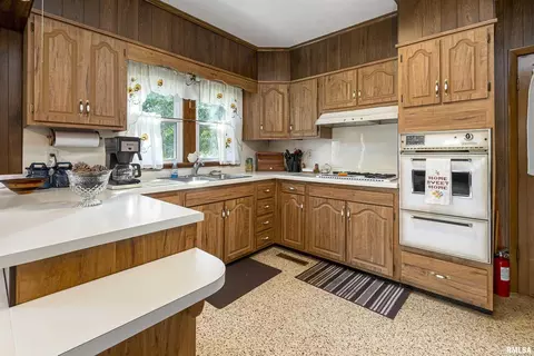 301 N Division St, Pittsburg, IL 62974 photo 11