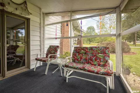 301 N Division St, Pittsburg, IL 62974 photo 25