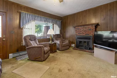 301 N Division St, Pittsburg, IL 62974 photo 7
