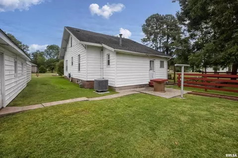 301 N Division St, Pittsburg, IL 62974 photo 23