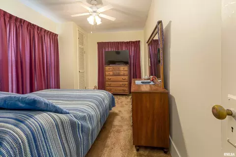301 N Division St, Pittsburg, IL 62974 photo 14