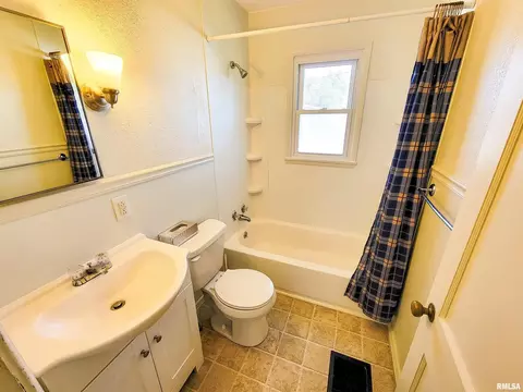 224 Hickory St, Flora, IL 62839 photo 12