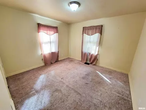 224 Hickory St, Flora, IL 62839 photo 10