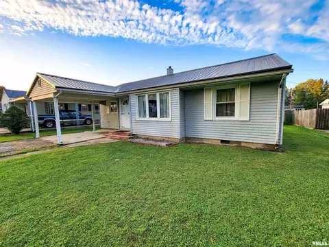 224 Hickory St, Flora, IL 62839 photo 2