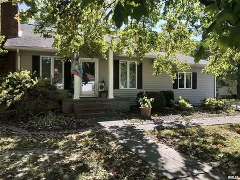 813 W Concord St, Marion, IL 62959