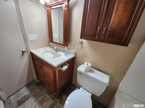 515 E Marion St, Marion, IL 62959 photo 18