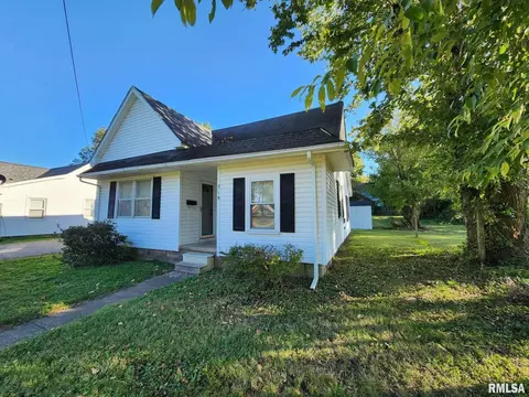 515 E Marion St, Marion, IL 62959 photo 2