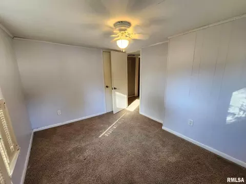 515 E Marion St, Marion, IL 62959 photo 22