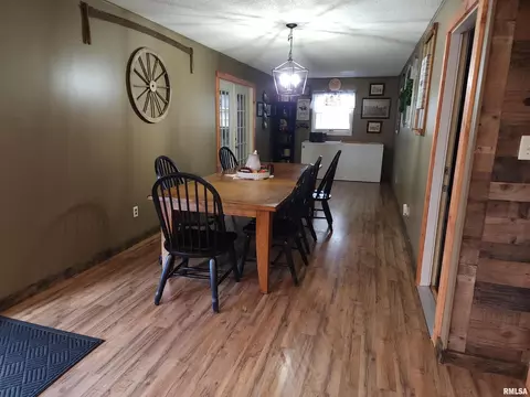 810 Karel Park Rd, Eldorado, IL 62930 photo 11