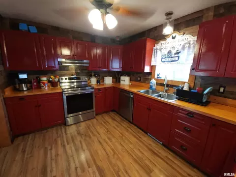 810 Karel Park Rd, Eldorado, IL 62930 photo 10