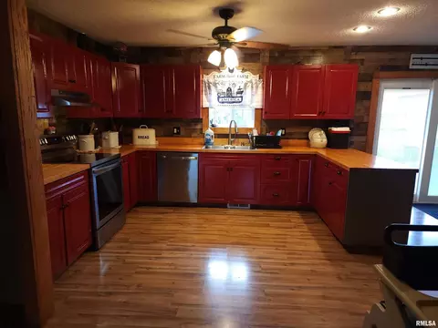 810 Karel Park Rd, Eldorado, IL 62930 photo 8