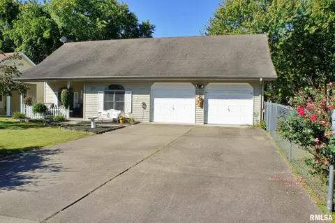 27 James Dr, Metropolis, IL 62960