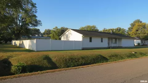 141 W 2nd N St, Tamaroa, IL 62888