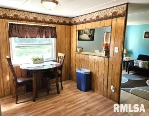108 Juneberry Dr, Flora, IL 62839 photo 9