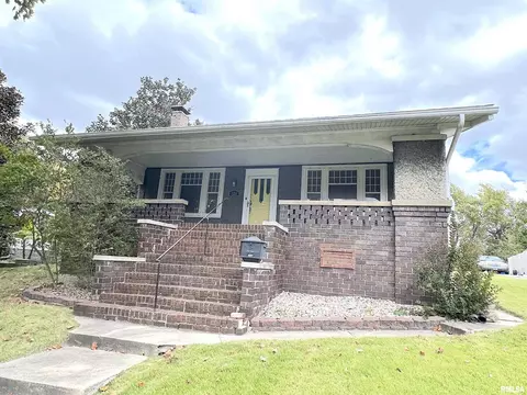 328 N 11th St, Murphysboro, IL 62966