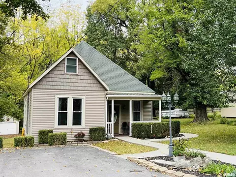 105 W Whitlock St, Jonesboro, IL 62952