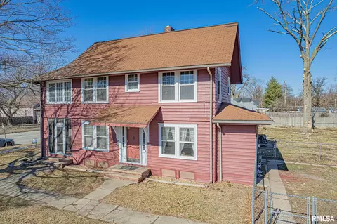 637 S Elm St, Centralia, IL 62801