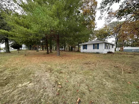 576 Illinois Hwy, Norris City, IL 62869