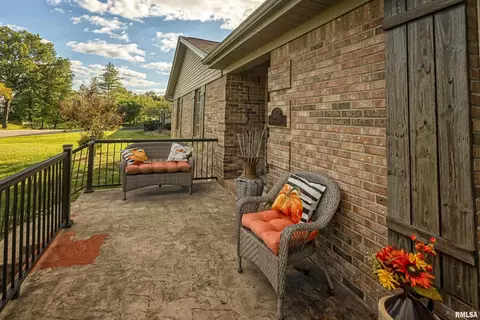 1502 Bryan Dr, Marion, IL 62959 photo 4