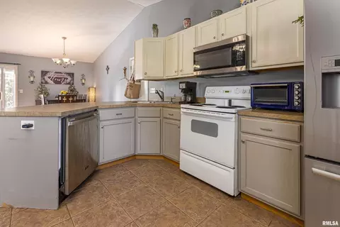 1502 Bryan Dr, Marion, IL 62959 photo 10