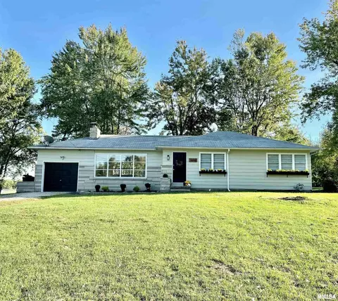 15899 E Fairfield Rd, Mount Vernon, IL 62864