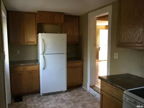 504 Spring St, Anna, IL 62906 photo 4