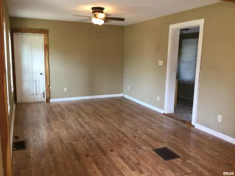 504 Spring St, Anna, IL 62906 photo 10