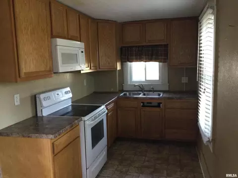 504 Spring St, Anna, IL 62906 photo 5