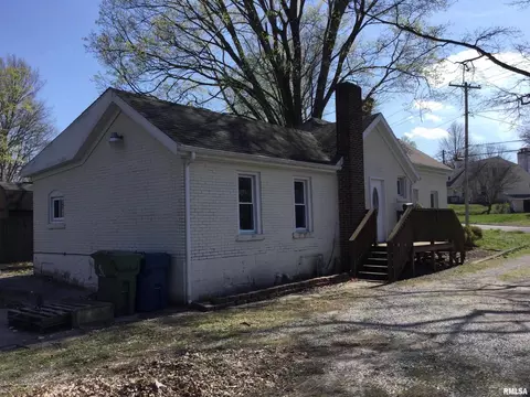 504 Spring St, Anna, IL 62906 photo 2