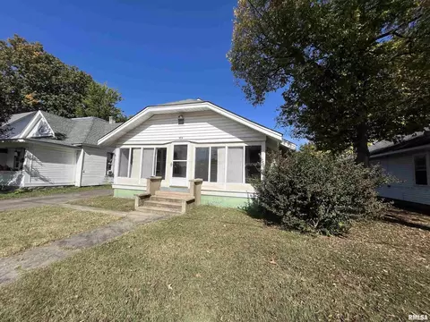 305 E 2nd St, Brookport, IL 62910