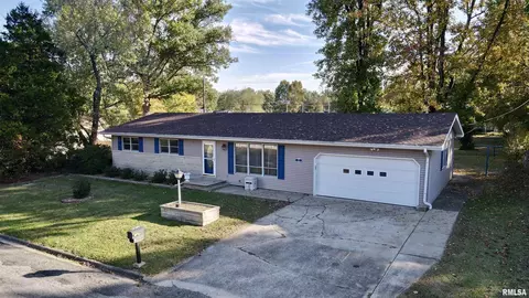 37 Frankfort Dr, West Frankfort, IL 62896