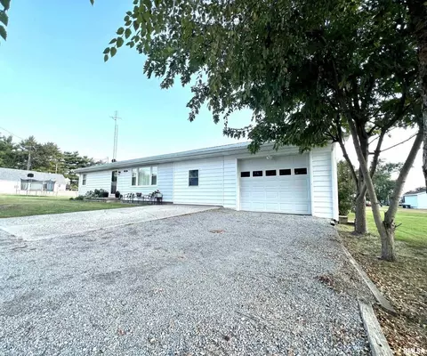 303 E Boyd St, Norris City, IL 62869