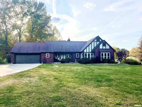 95 Maid Marian Ln, Anna, IL 62906