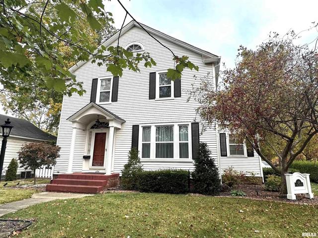426 E 2nd St, Centralia, IL 62801