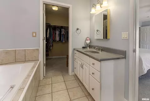 500 Insignia Dr, Herrin, IL 62948 photo 15