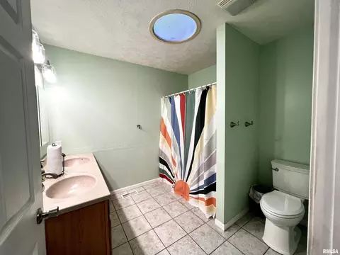 500 Insignia Dr, Herrin, IL 62948 photo 49