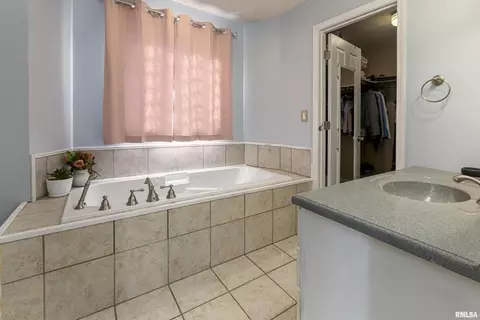500 Insignia Dr, Herrin, IL 62948 photo 14