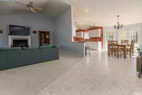 500 Insignia Dr, Herrin, IL 62948 photo 6