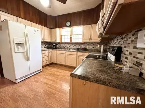 701 S 14th St, Herrin, IL 62948 photo 2