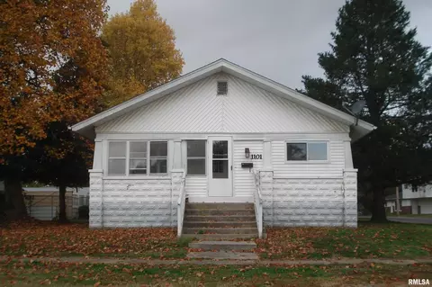 1101 S 12th St, Herrin, IL 62948