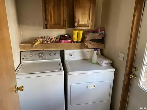 10633 E Webb Rd, Mount Vernon, IL 62864 photo 21