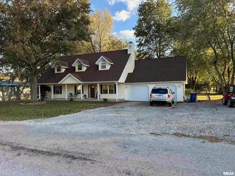 4000 Apache Cir, Pinckneyville, IL 62274