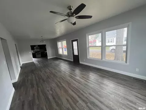 520 S 19th St, Herrin, IL 62948 photo 2