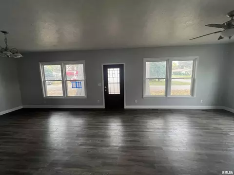 520 S 19th St, Herrin, IL 62948 photo 3