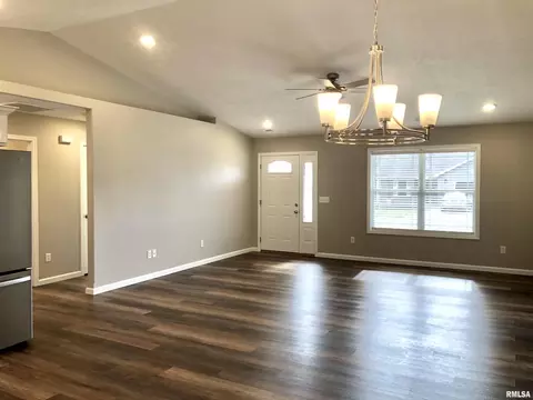 106 Olivia Dr, Marion, IL 62959 photo 9