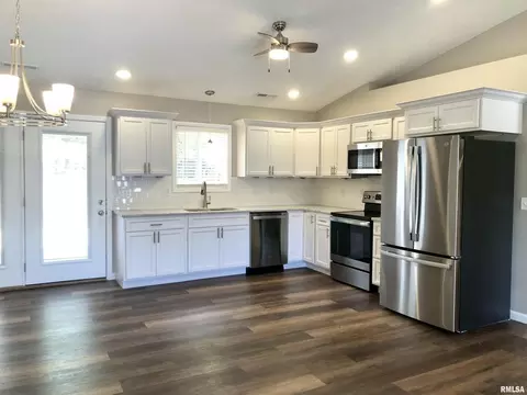 106 Olivia Dr, Marion, IL 62959 photo 6